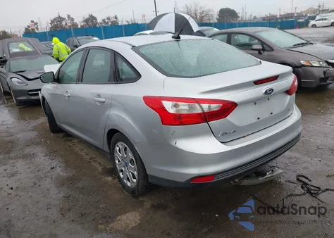 2012 Ford Focus Se z USA, uszkodzony, nr VIN 1FAHP3F27CL217403